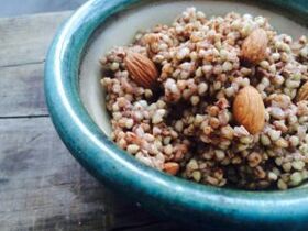 ပျားရည်နှင့်အတူ buckwheat