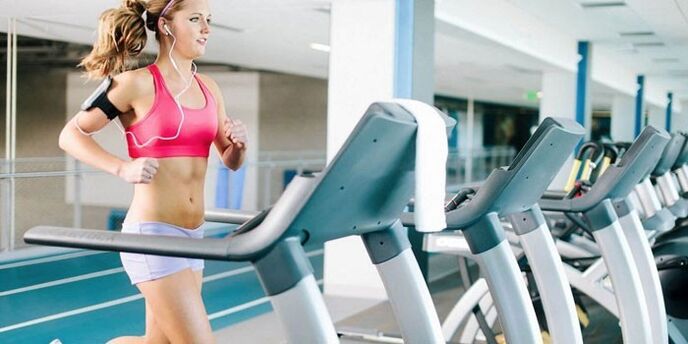 ကိုယ်အလေးချိန်အဘို့အ treadmill အပေါ်လေ့ကျင့်ခန်း